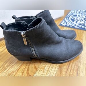 Carlos Santana Faux Black Suede Booties size 8 never worn